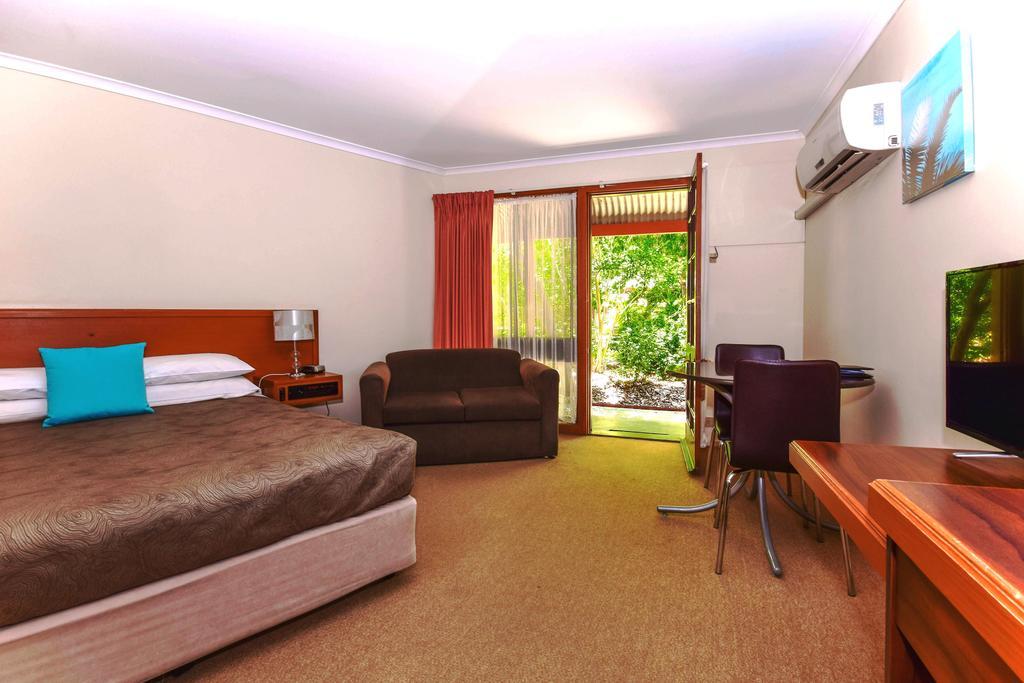 River Country Inn (Adults Only) Моама Экстерьер фото